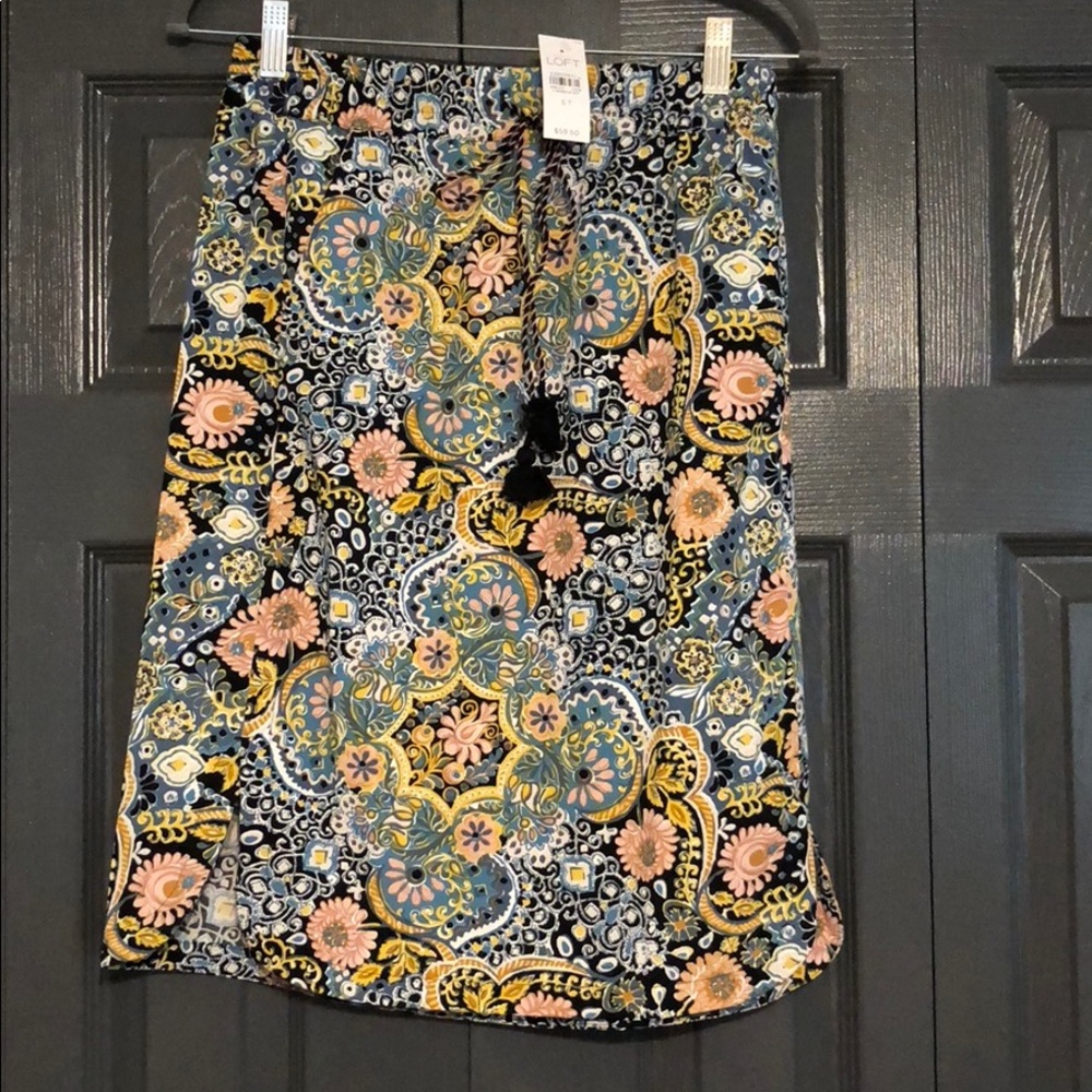 FLASH SALE! NWT Loft size small tall skirt